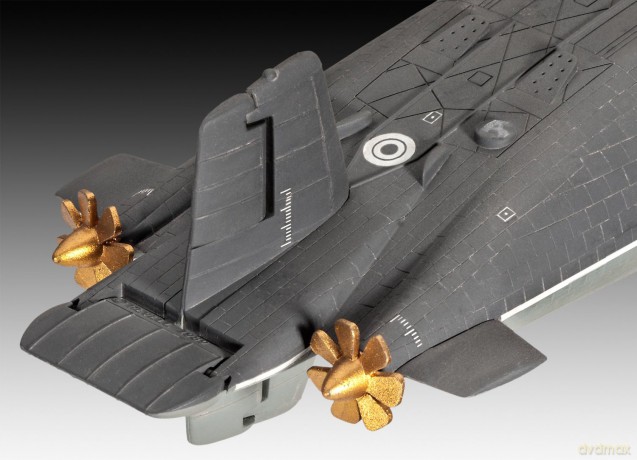 REVELL Soviet Submarine "Typhoon Class"