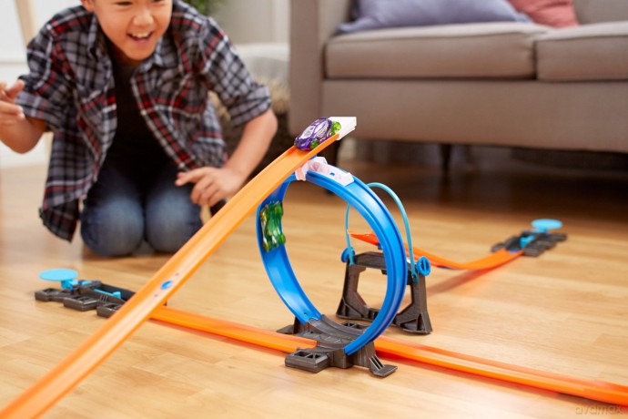 HOT WHEELS Kompaktowy zestaw