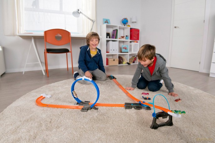 HOT WHEELS Kompaktowy zestaw