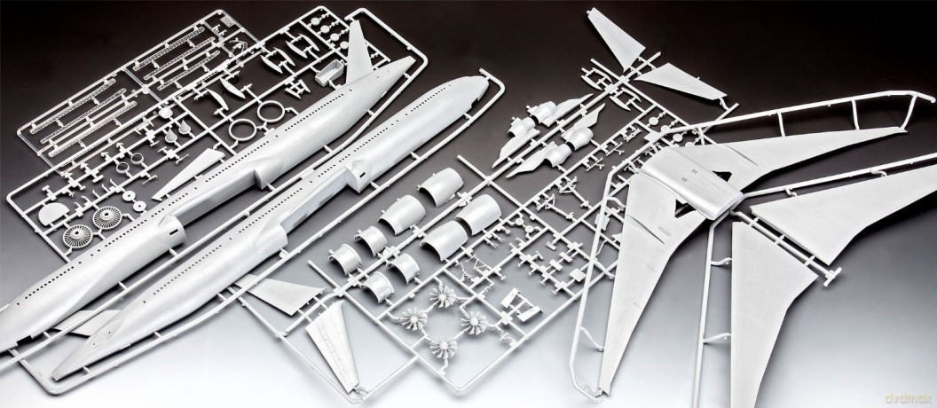 REVELL Boeing 777300er