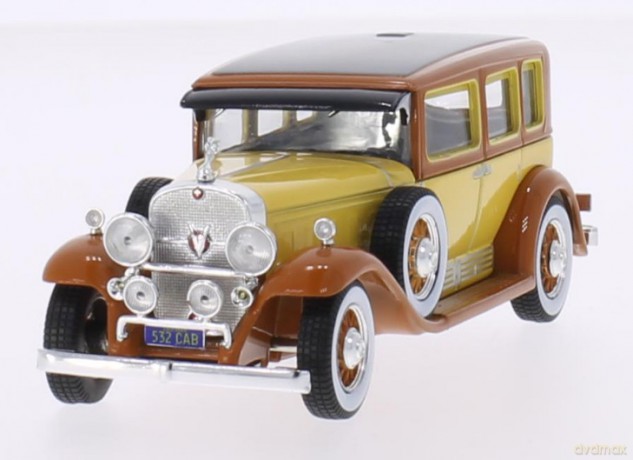 WHITEBOX Cadillac V16 LWB Imperial Sedan