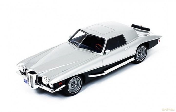 Stutz Blackhawk Coupe 1971 (silver/black)