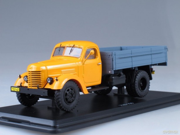 SSM ZIS-150 Flatbed Truck
