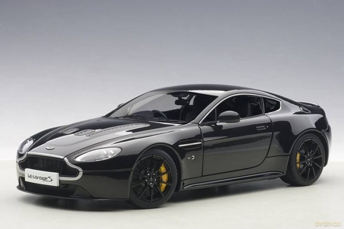 Aston Martin V12 Vantage S 2015 (jet black)