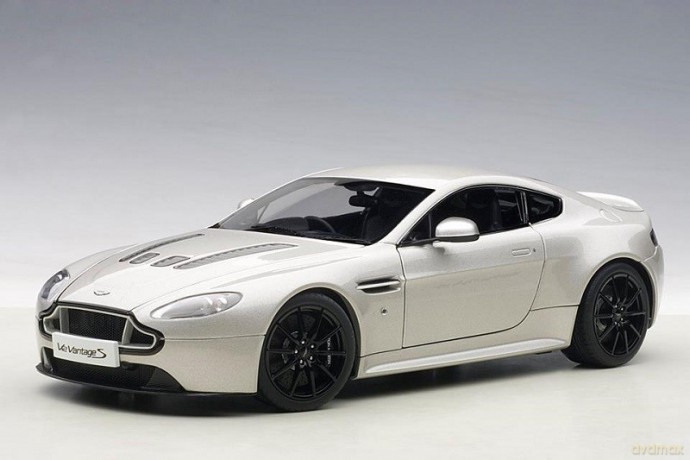 Aston Martin V12 Vantage S 2015 (meteorite silver)