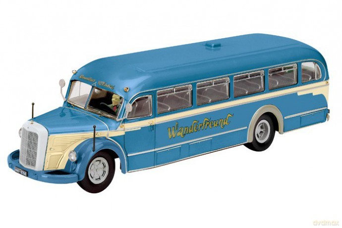 Mercedes-Benz O6600 Wanderfreund with Driver