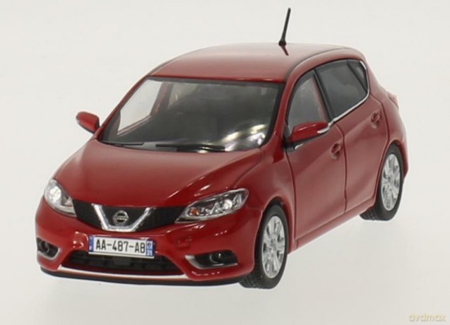 Nissan Pulsar 2015 (red)