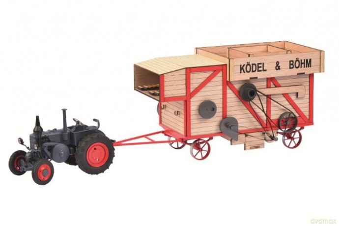 Lanz Bulldog with Thresher