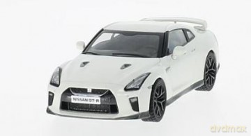 Nissan GT-R 2017 (metallic white)