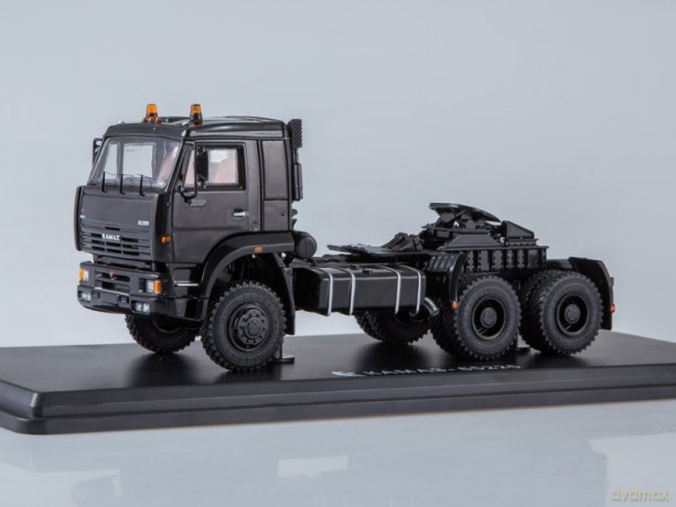 KAMAZ-65225 6x6 Tractor Truck (black)