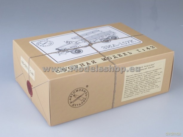 ZIL-157K Flatbed Truck (model kit)
