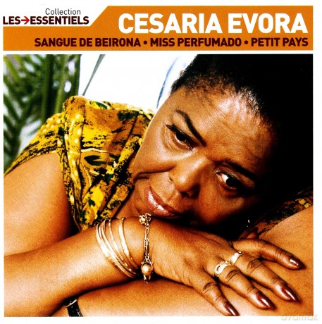 Cesaria Evora: Les Essentiels New Collection [CD]
