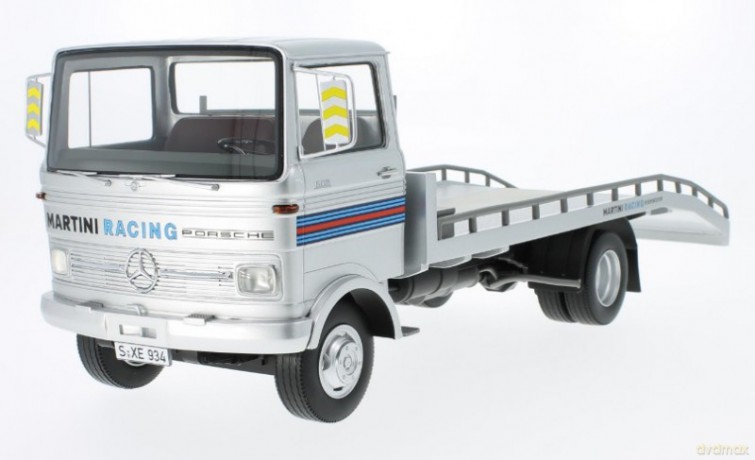 Mercedes-Benz LP 608 Martini Tow Truck