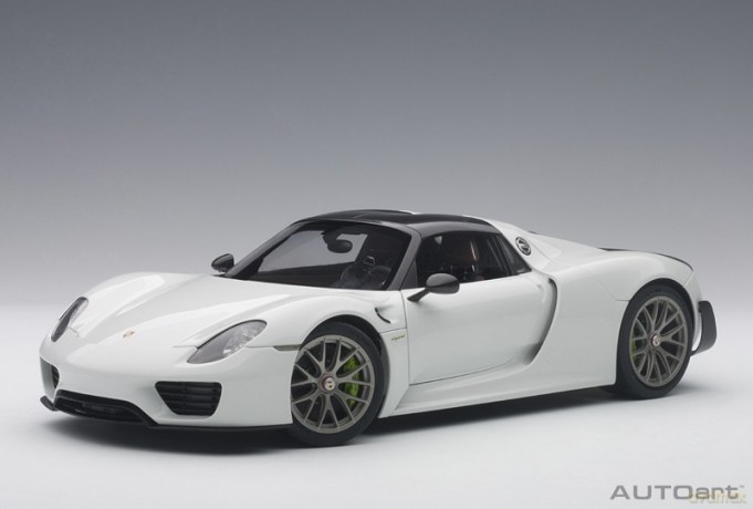 Porsche 918 Spyder Weissach Package 2013 (glossy white) (composite model/full openings)