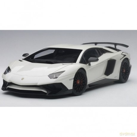 Lamborghini Aventador LP750-4 SV with big SV logo 2015 (balloon white/pearl metallic white) (composite modelfull openings)