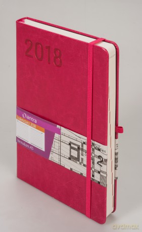 Kalendarz 2018 formalizm A5 malinowy [KALENDARZ]