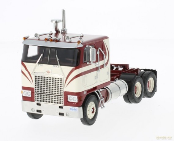 Diamond Reo Royale CO8864D 1975 (red/white)