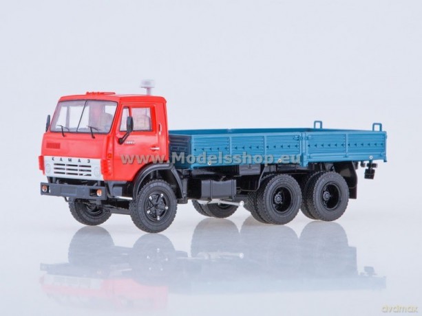 KAMAZ-5320 Flatbed Truck (red/blue)