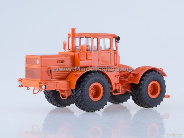 Tractor K-701 Kirovets (orange)