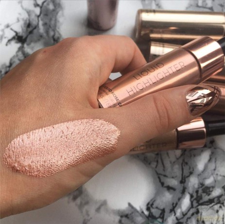 Makeup Revolution Liquid Highlighter Rozświetlacz w płynie Rose Gold 18ml
