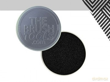 The Brush Tools Gąbka czyszcząca do pędzli -metalowe pudełko