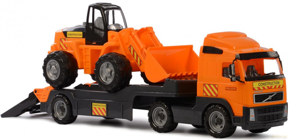 Volvo samochód holownik z koparką w siatce