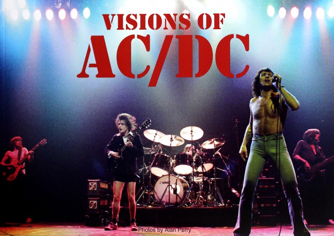 AC/DC: Visions Of AC/DC [KSIĄŻKA]
