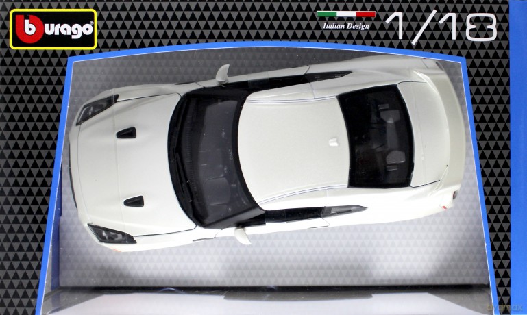 Nissan GT-R R35 1:18 biały