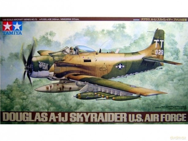 Model plastikowy A-1J Skyraider U.S. Air Force