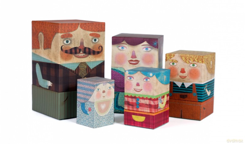 Tekturowe pudełka piramida the box family
