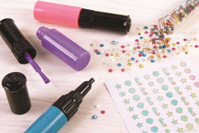 Make it real - Zestaw do manicure z motywem syren