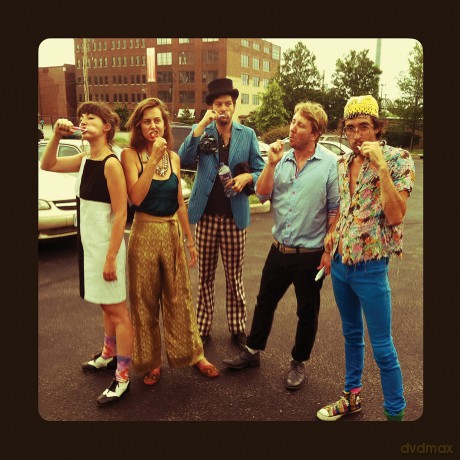 Hes My Brother Shes My Sister: Nobody Dances In This Town [CD]