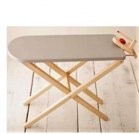 Deska do prasowania z żelazkiem