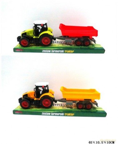 Traktor z przyczepą pod kloszem