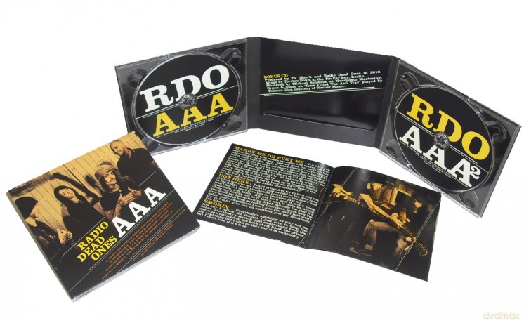 Radio Dead Ones: Aaa Limited Edition (Digipack) [2CD]