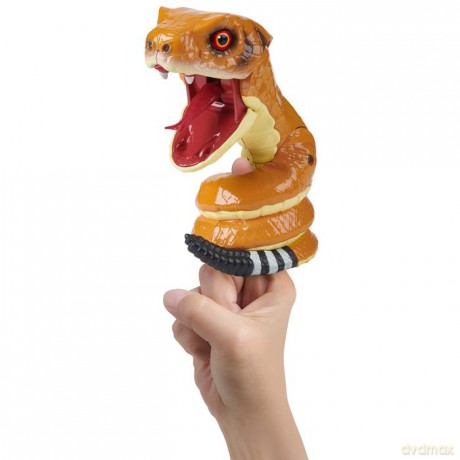 Fingerlings Untamed Rattle