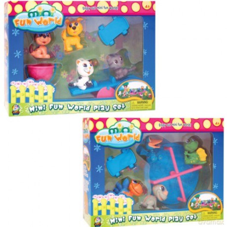 PLAC ZABAW Zestaw z 4 figurkami i akcesoriami, 2 rodzaje [FIGURKA]