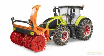 Traktor Claas Axion 950 z pługiem śnieżnym