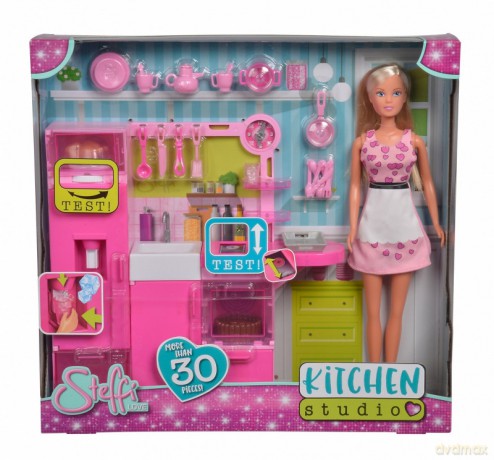 Lalka Steffi w kuchni